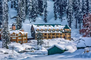 Majestic Kashmir: Journey to Heavenly Kashmir: 5 Nights & 6 Days of Blissful Escape