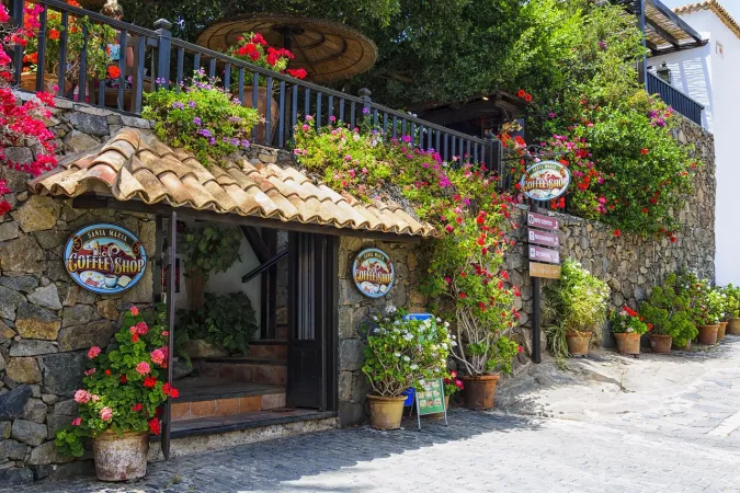 Discover Restaurants & Cafes at Cicek Pasaji