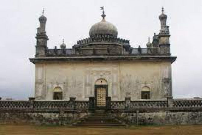 Gaddige Rajas Tomb
