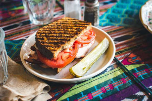 Honey Bee Bakery & Pizzeria