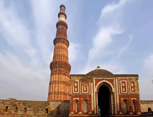 Witness the magnificent Qutab Minar 