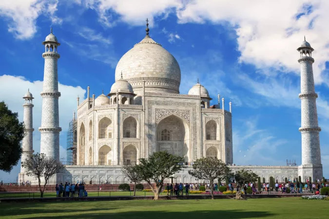 Witnessing The Seven Wonders “The Taj Mahal”
