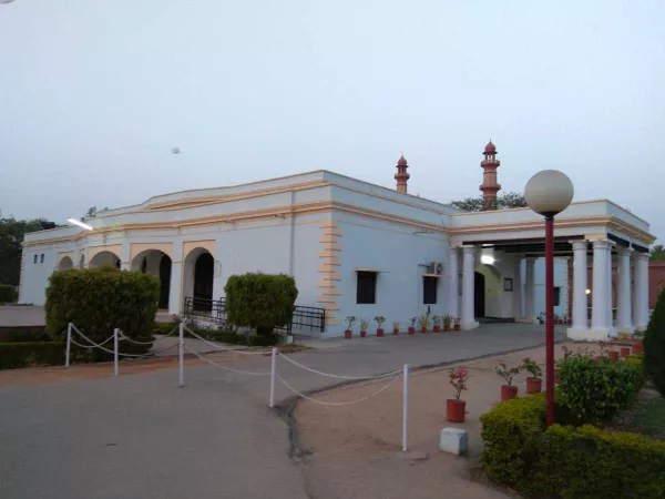 Explore Sir Syed's House