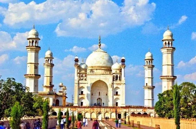 Visit the iconic Bibi-Ka-Maqbara
