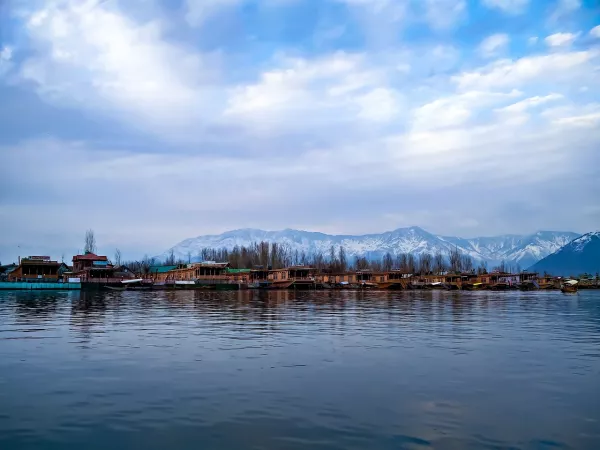 Top 5 Places to visit in Jammu and Kashmir