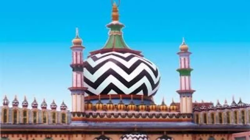 Feel the serenity at Dargah-E-Aalahazrat