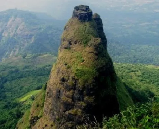 Hike atop to the Bhiwandi Fort