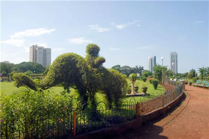 Take a stroll in the Bhiwandi Gardens