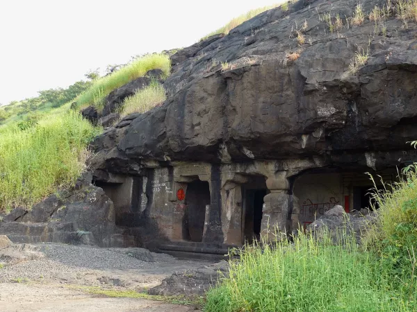 Go back to history at the Bhiwandi Caves