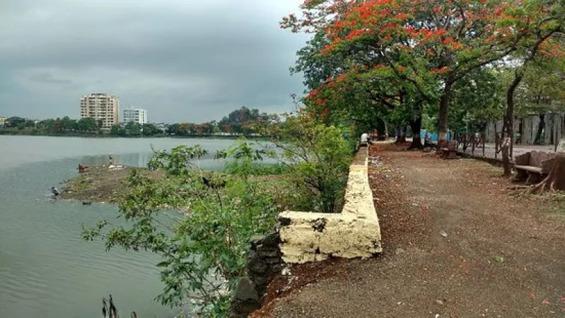Take a stroll by the Varaldevi Lake