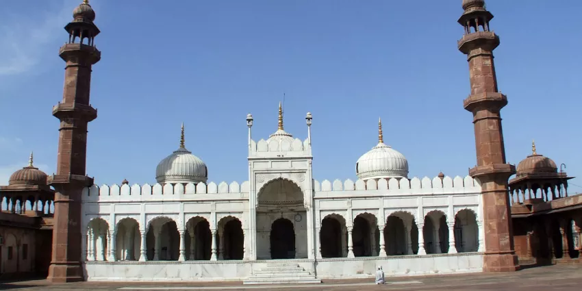 Witness the Moti Masjid