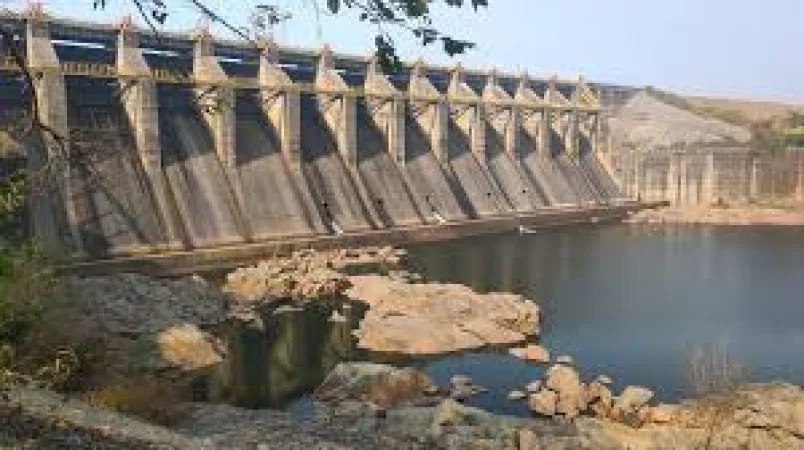 Schedule your day for a visit to the Maithon Dam