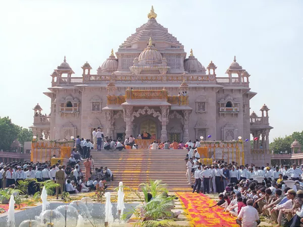 Observe the intricate design of the Akshardham Temple