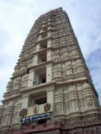 Pay your respects at the Mangalagiri Temple