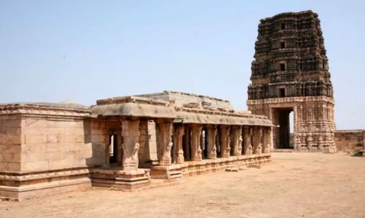 Explore the ruins of the Vijayanagara Empire at the Gandikota Fort