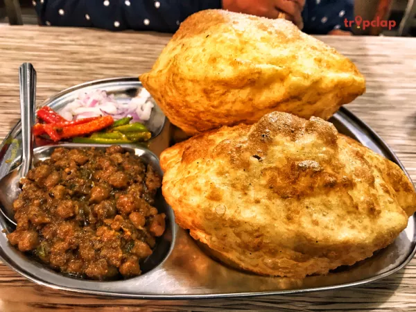 3. Chole Bhature - Delhi & Punjab
