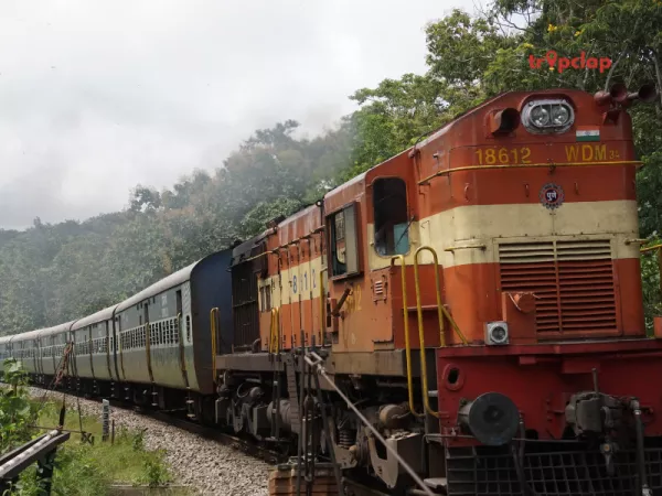 9. Nizamuddin - Bandra Garib Rath