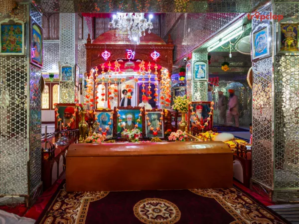 Gurudwara Baba Atal Sahib: 